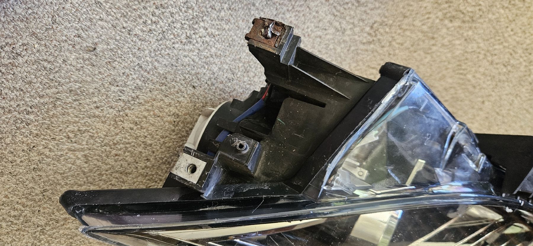 Fari: mazda 6 2,5l sport xenon  – Usato da St.Gallen venduto da Msorra8 6