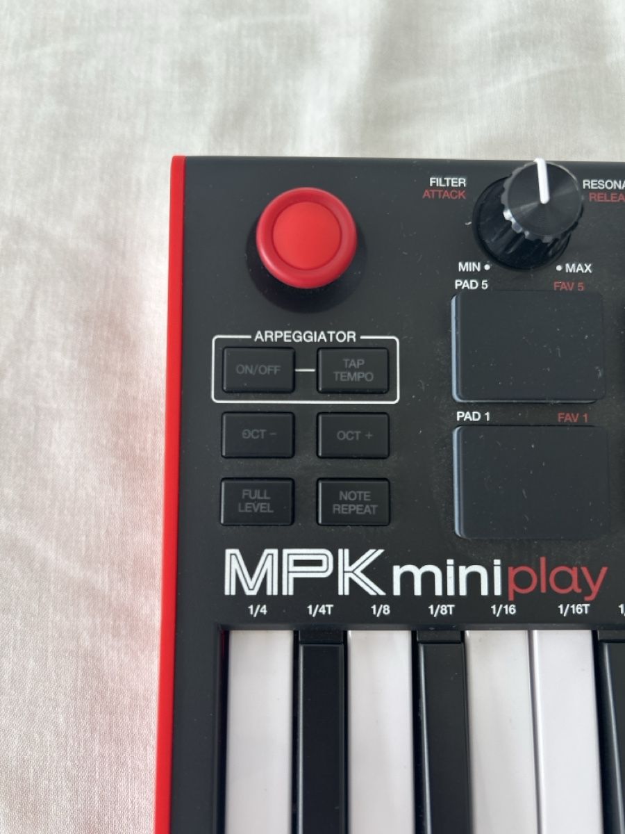 Akai Strumenti musicali: AKAI MPK Mini Play MIDI Keyboard good condition – Usato da Dietikon venduto da mathemathis 2