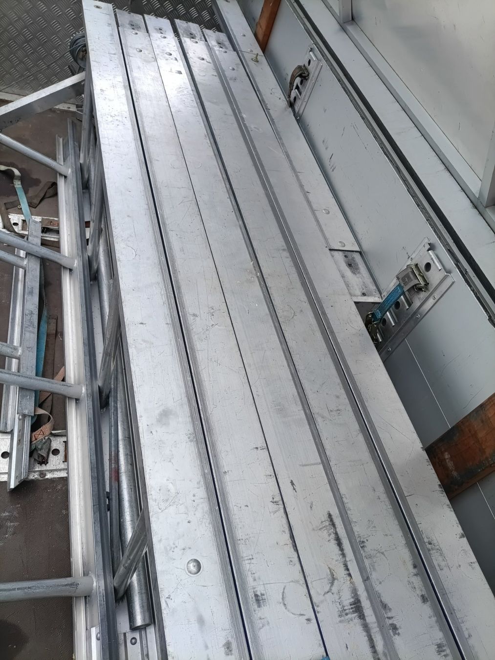 Altro per stoccaggio & trasporto: un treuil de chantier – Usato da Nyon venduto da dlu_2yfc 3