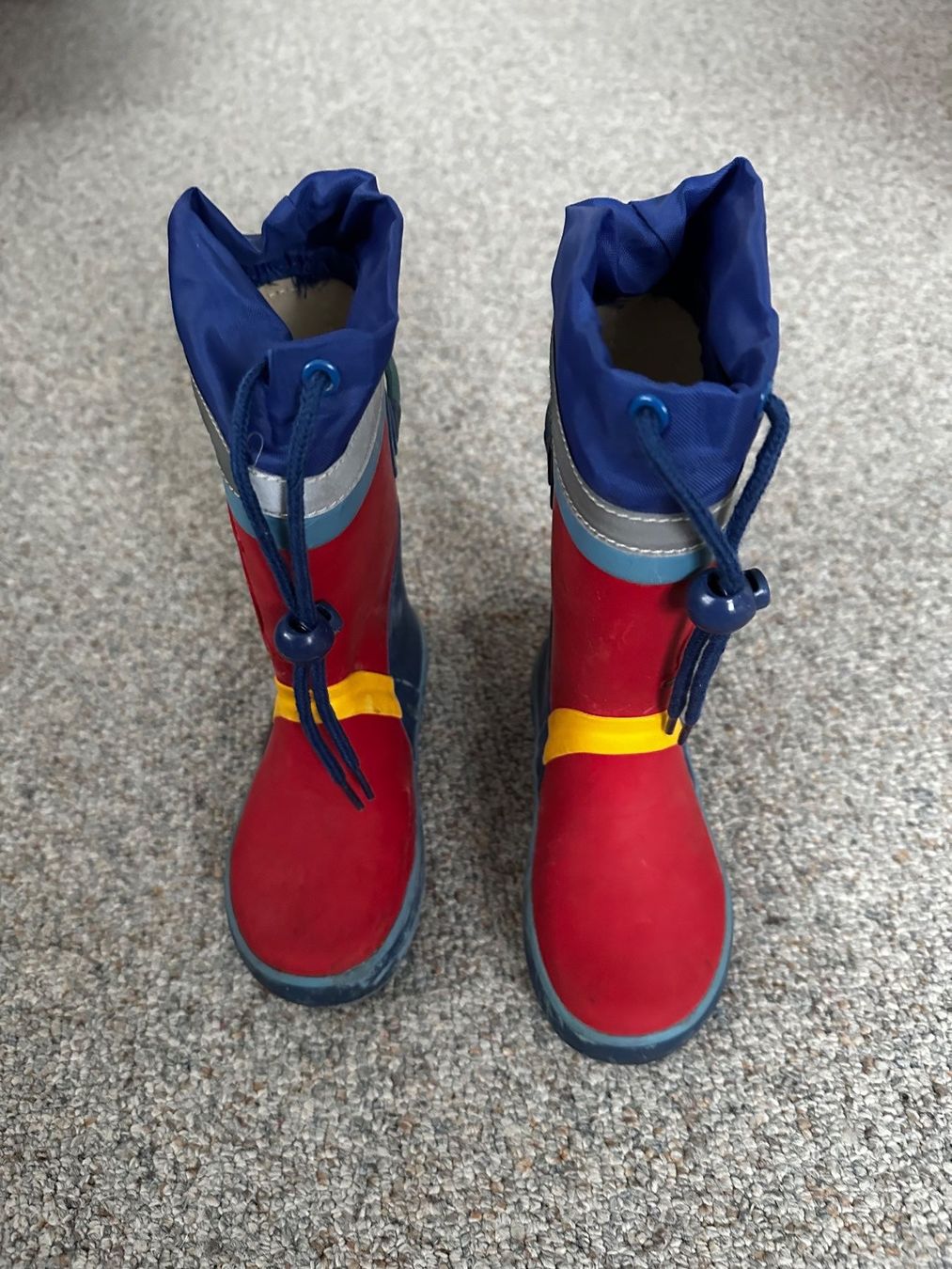 Scarpe per ragazzi: Kinder Gummistiefel Grösse 25 – Usato da Wagenhausen venduto da vintagesecondhand