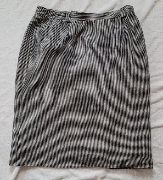 Jupe Mi-longue été à Fleurs - Taille 40 - Coupe évasée - Style Classique - Neuf Sans étiquettes