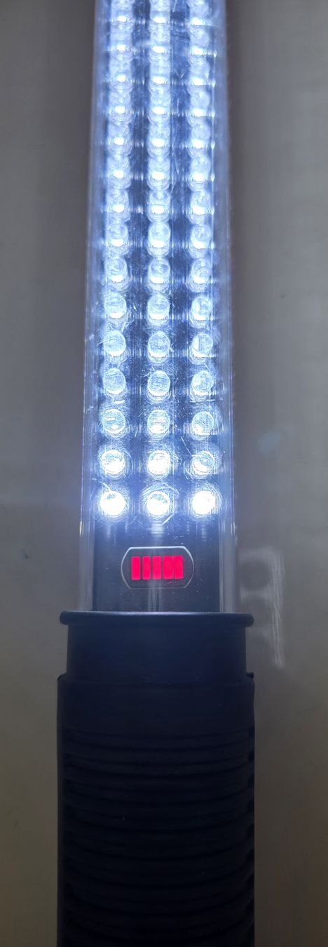 Lampen: Stablampe LED Aufladbar neuwertig – Gebraucht aus wetzikon von Bestedienste 1