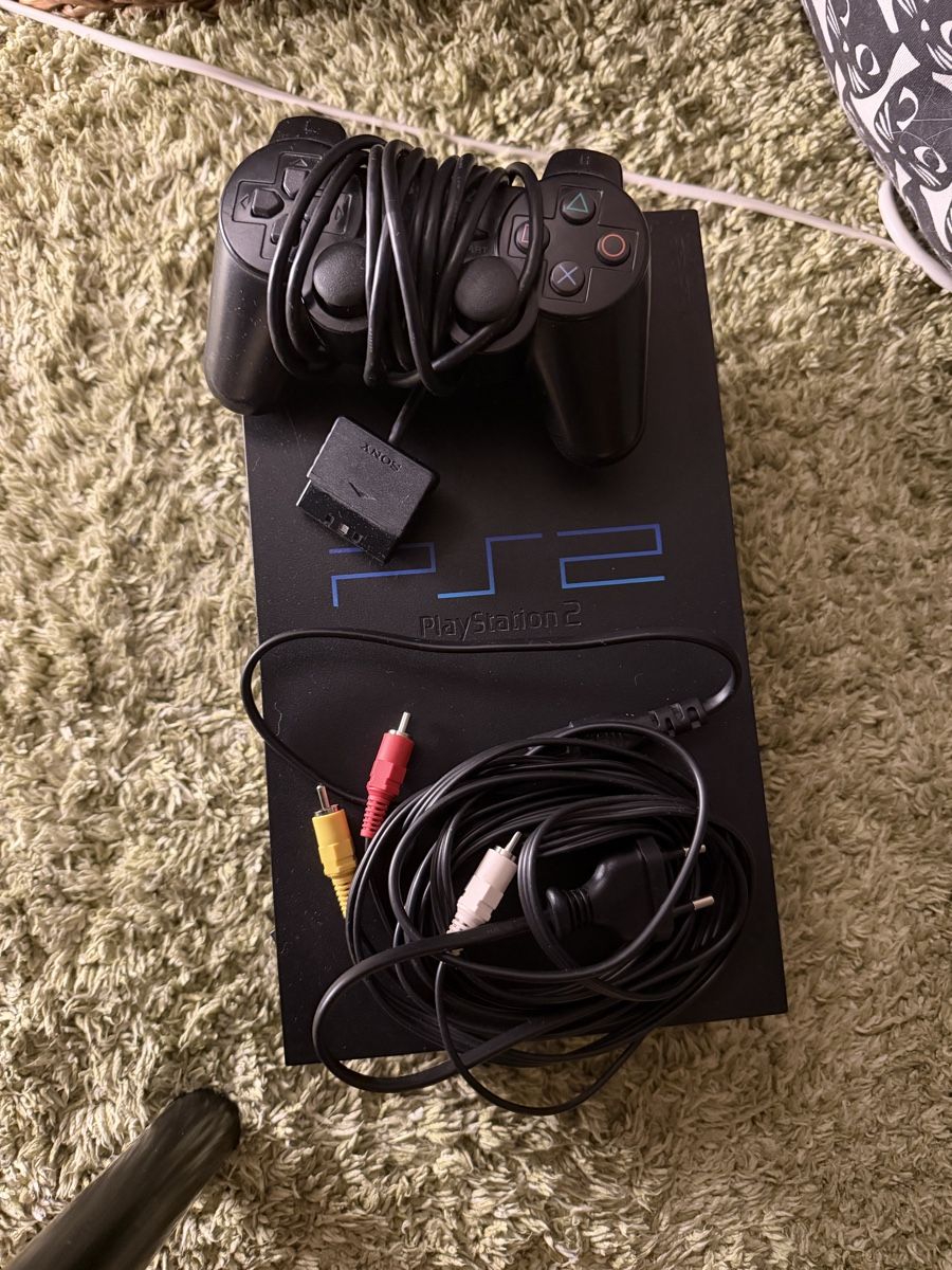Sony Konsolen: PlayStation 2 Konsole mit Controller und Kabeln – Gebraucht aus Beringen von VHSAM