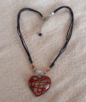 Très jolie collier, pendentif coeur en verre