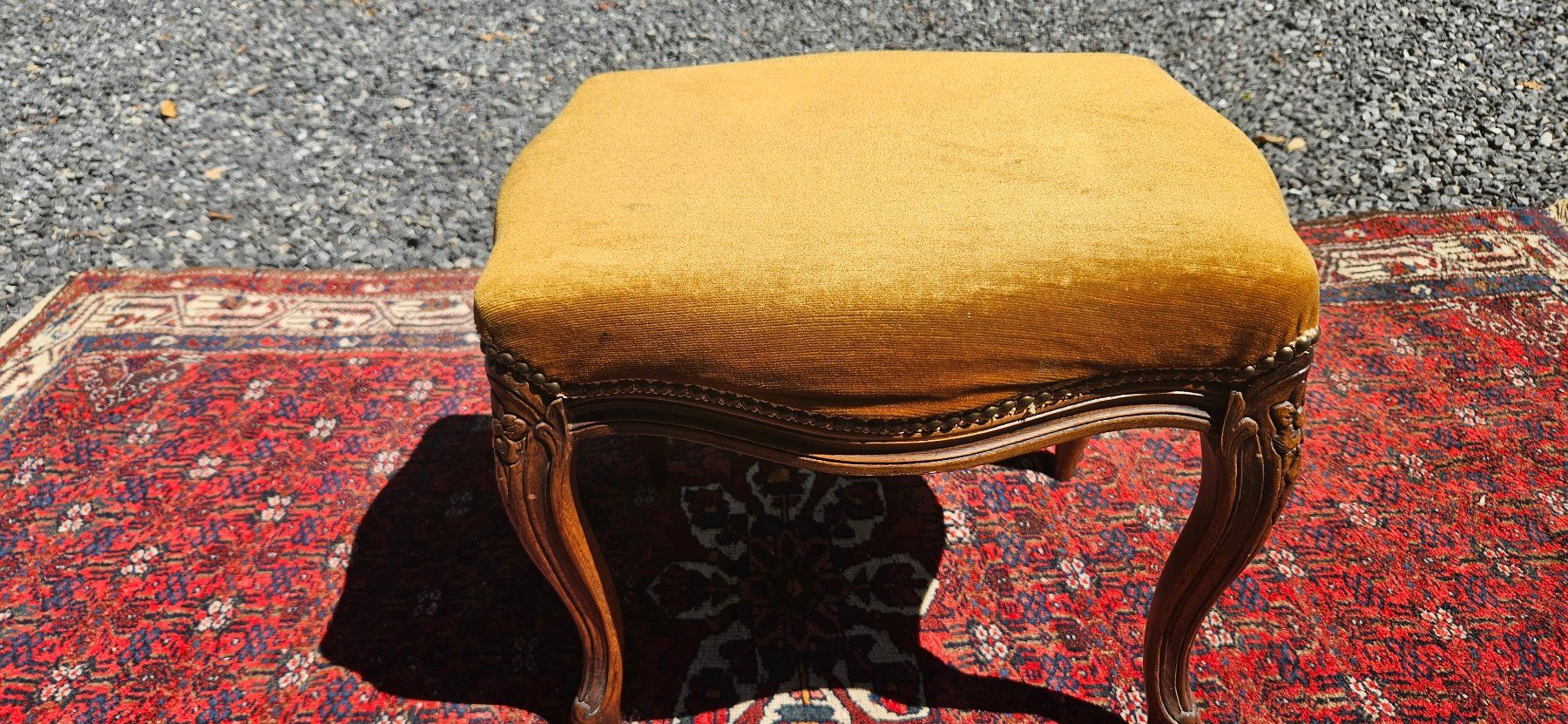 Hocker: Antiker Hocker – Gebraucht aus Walchwil von Shells1