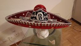 Roter Sombrero, Mexiko-Hut