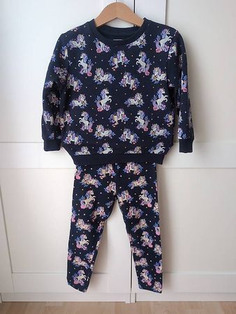 Tainer C&A Gr. 98/104 (Pullover und Leggins)