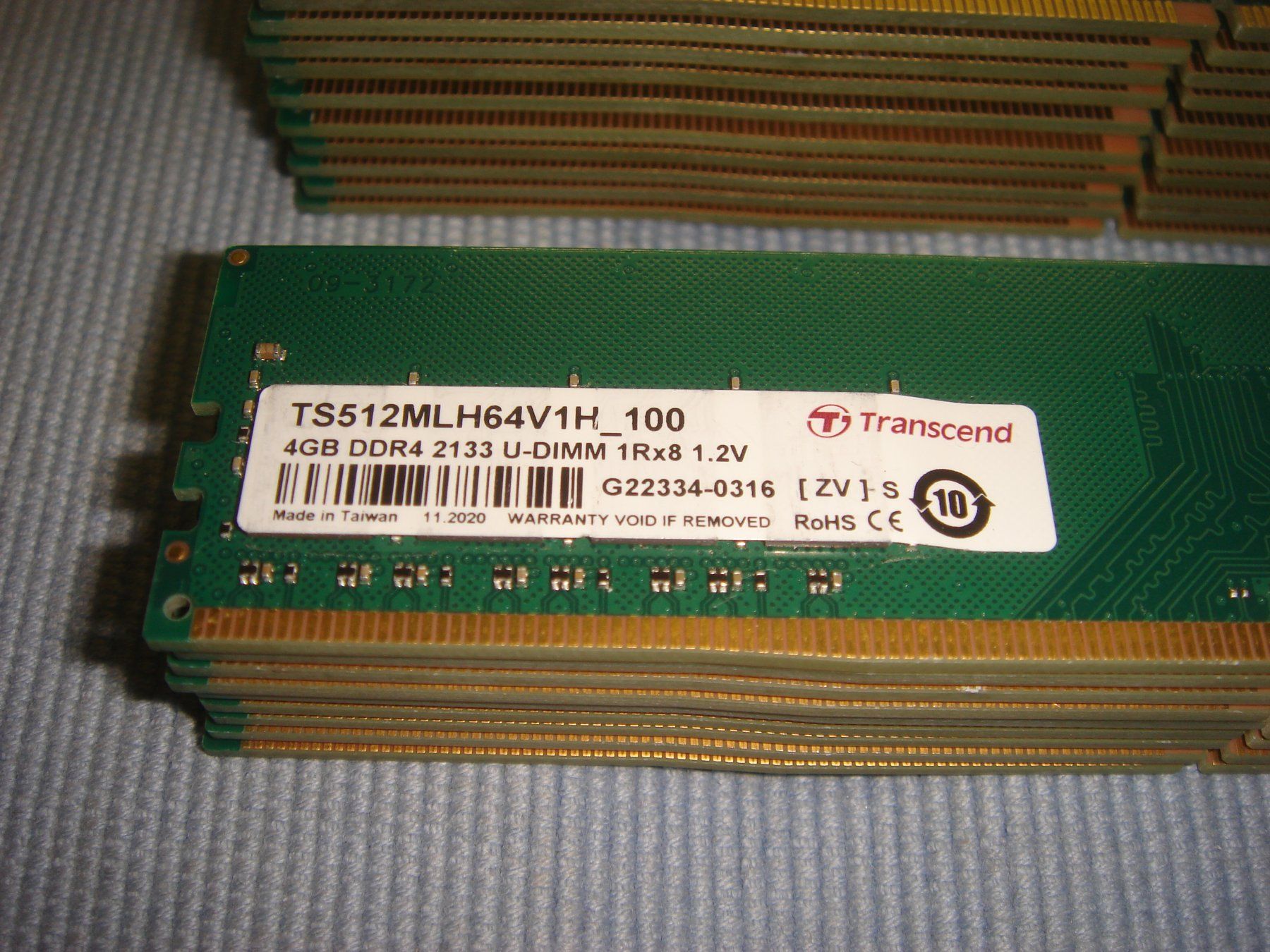 Memoria / RAM: 1 stück 4gb ddr4 2133 RAM für Computer. – Usato da St. Gallen venduto da pc-sg 2