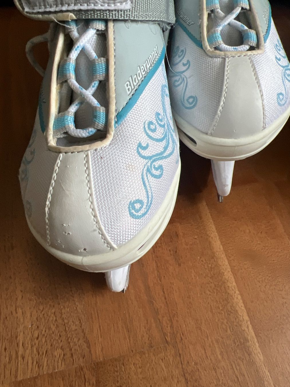 Pattini da ghiaccio: Rollerblade Bladerunner Schlittschuhe Gr. 35-39 – Usato da Jona venduto da Sariksa 6
