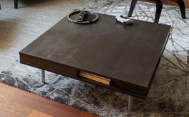 Couchtisch dunkelbraun Holz Metallfüsse 95x95cm