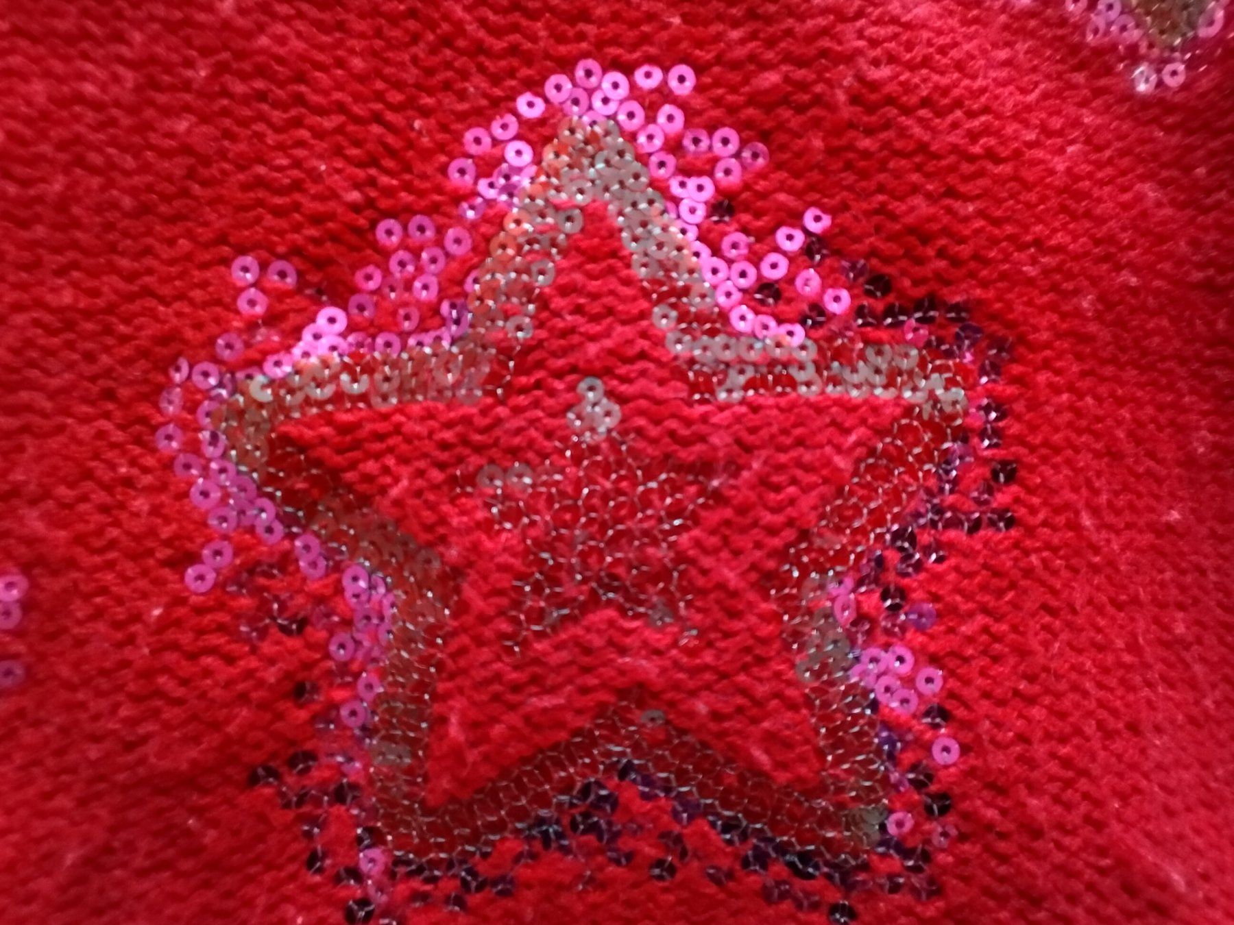 Maglioni & Felpe: warmer festlicher roter Pullover mit Stern Mädchen, 134 -140 – Usato da Densbüren venduto da TutaLarsen 4