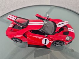 Ford GT von Burago 1:18.