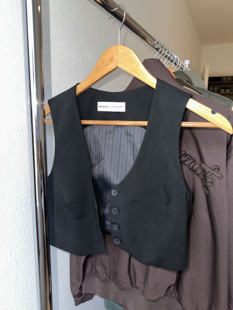 Bershka Gilet & Giacche senza maniche: Bershka Weste, Schwarz, Gr. XS, – Nuovo (secondo la descrizione) da Winterthur venduto da nic_r7kj