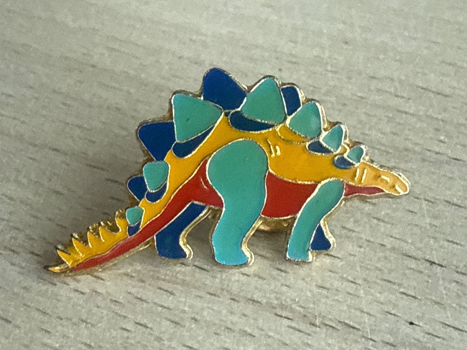 Placchette & Badge: Pin Dinosaurier – Usato da Glattbrugg venduto da Schweigmatt