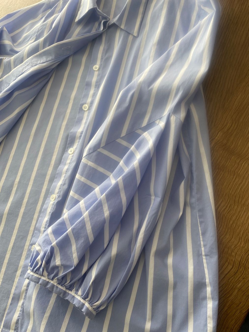 Blusen: BETY MITSCH BLUSE/HEMD GR.40/M gestreift hellblau/weiss – Gebraucht aus Frauenfeld von Boldi46 6