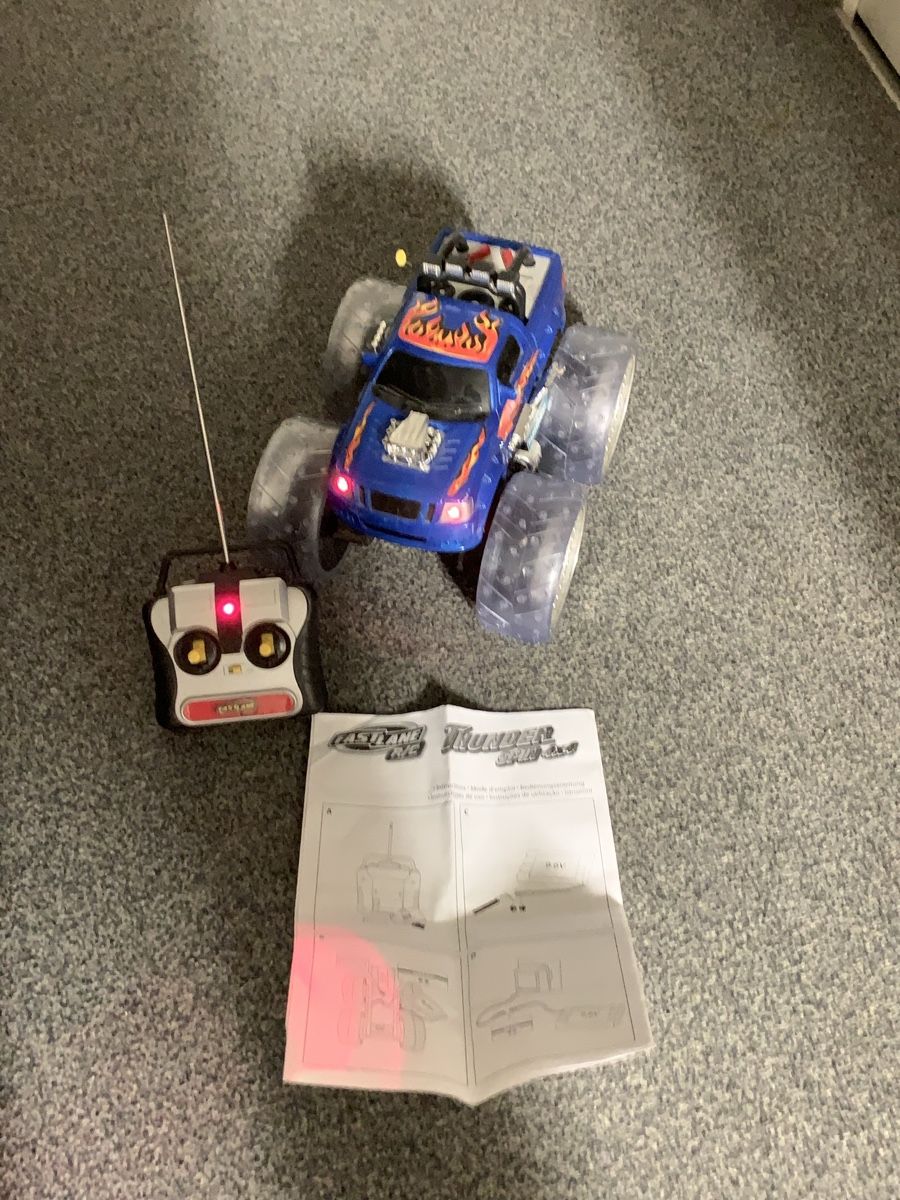 RC4WD Modellismo RC: Ferngesteuertes Auto Thunder Spin mit Licht - Ki61 – Nuovo (secondo la descrizione) da Erlenbach ZH venduto da Ritschly 2