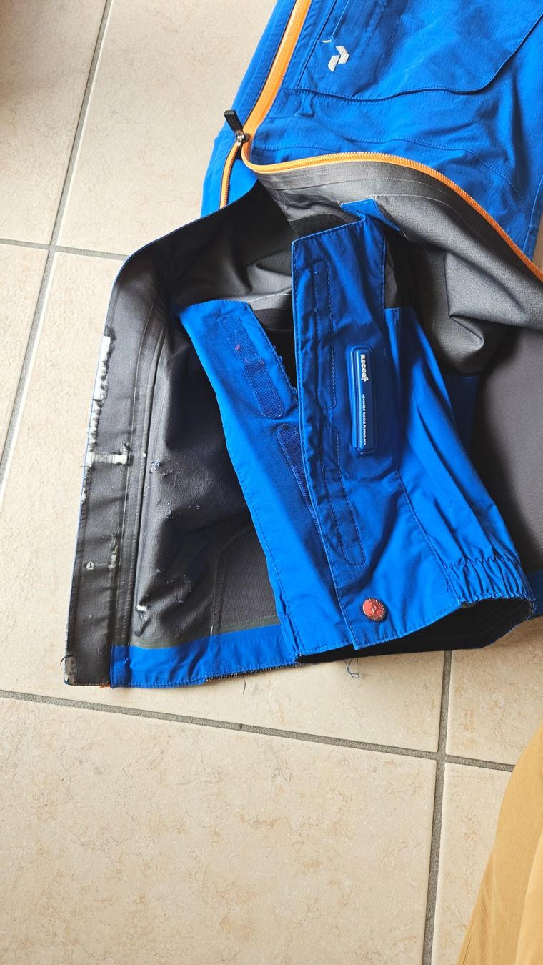Peak Performance Pantaloni: Gore Tex Hose Peak Performance S (M) – Difettoso da Cormondrèche venduto da ohawa 7