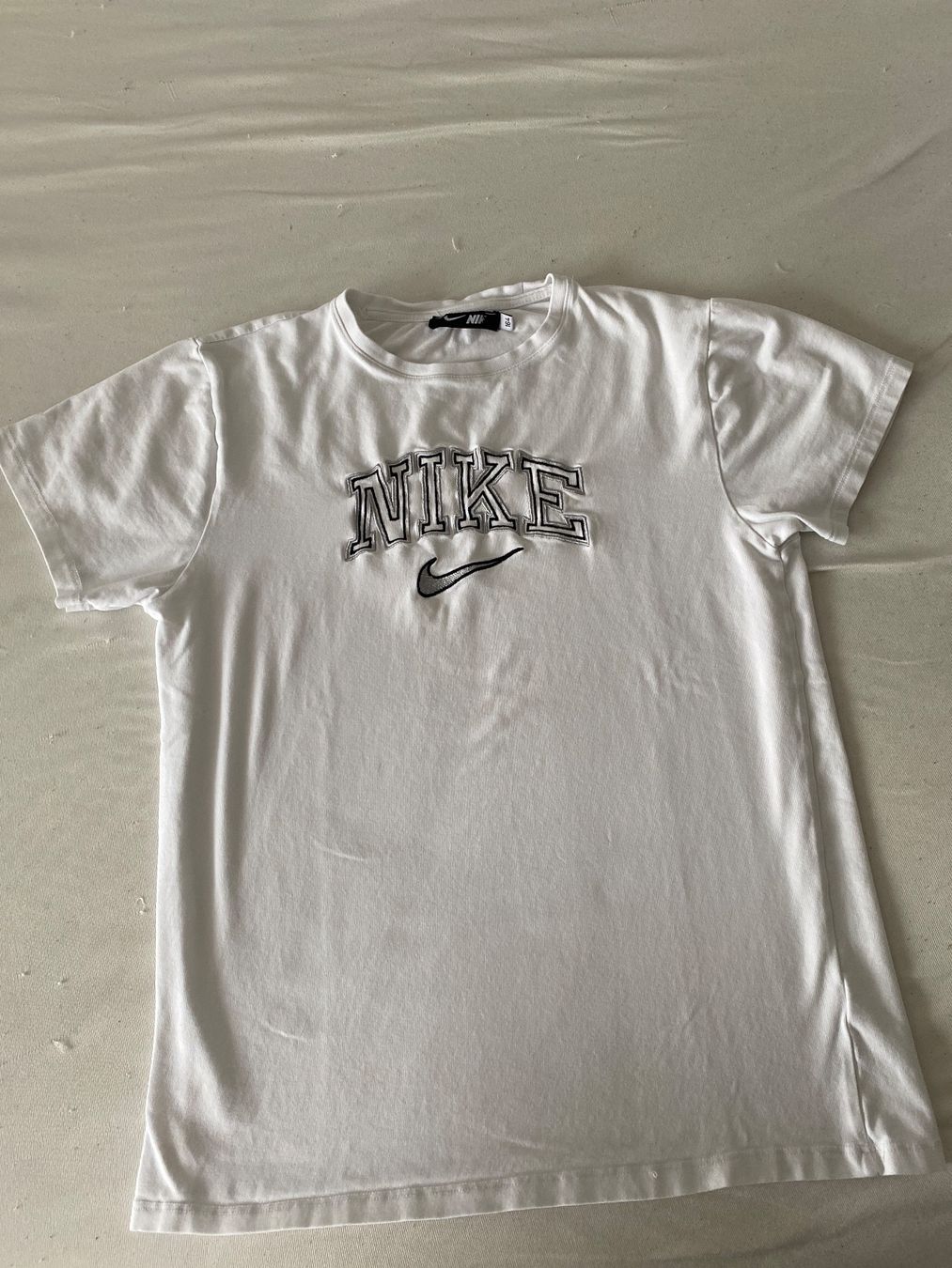 Nike T-shirt: Nike Gr. 164 – Usato da Wangen b. Olten venduto da janfon