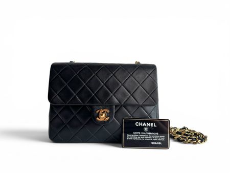 CHANEL Lambskin Quilted Small Single Flap Sac Tasche