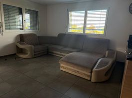 Design-Sofa mit Schlaffunktion, Wireless Charger, USB-Ports