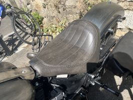 Harley Davidson softail solo Slim seat ￼