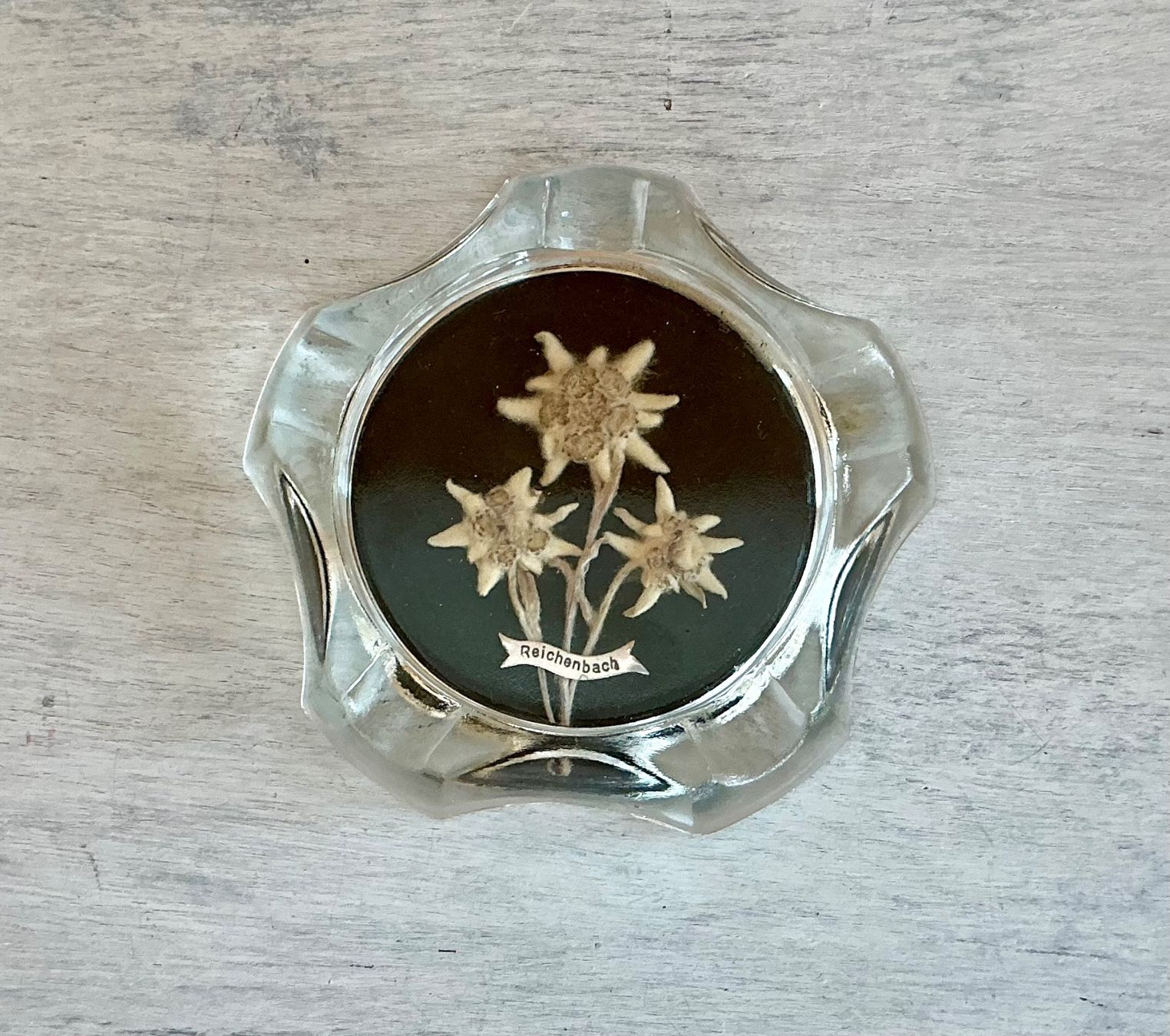 Cendriers: SEHR ALTER KLEINER GLAS ASCHENBECHER – D'occasion à Zell LU par Silvermemory