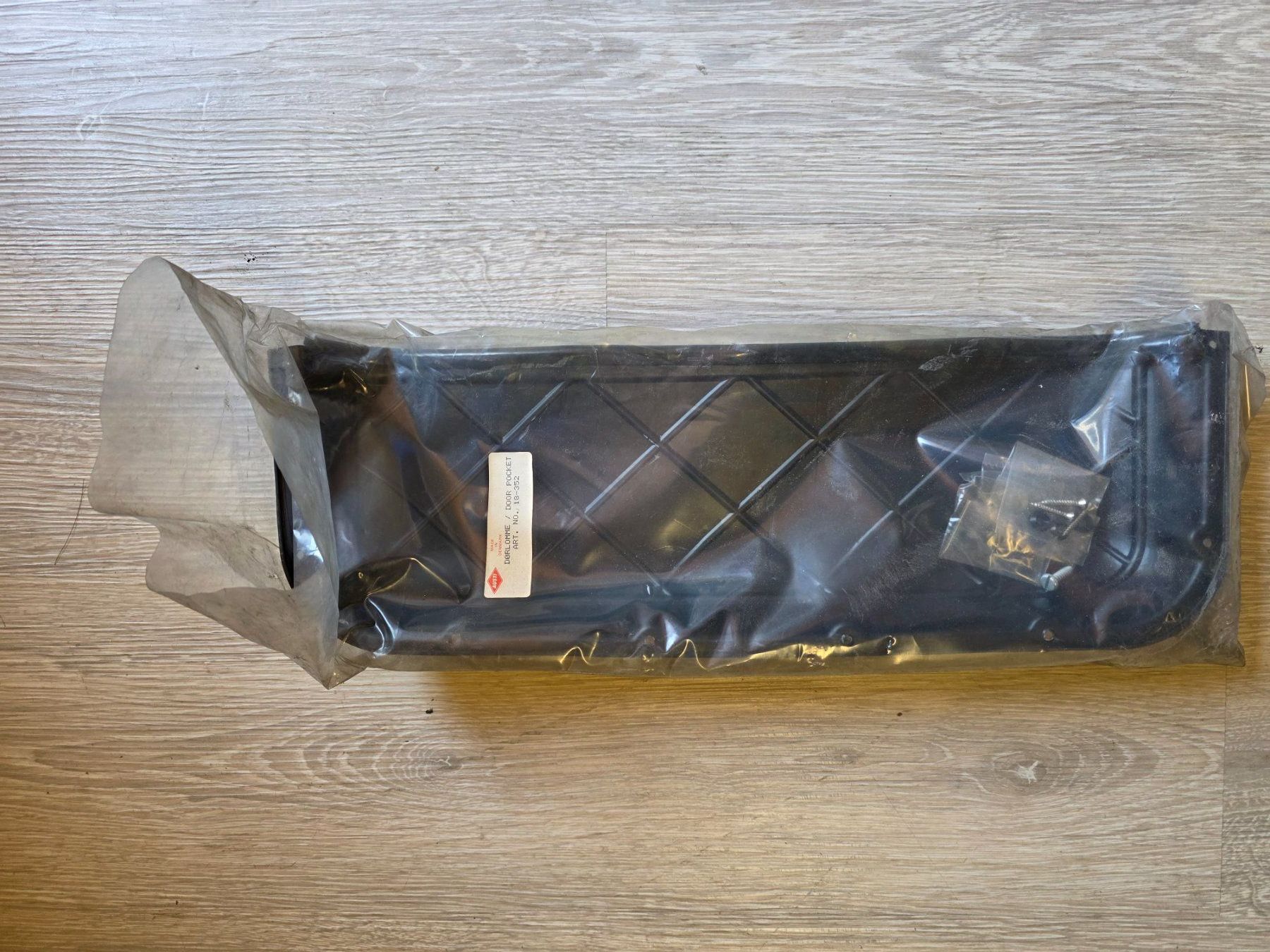 Tutti pezzi di ricambio auto: Oldtimer Türverkleidung Door Pocket – Usato da Walterswil BE venduto da Lonitti 2