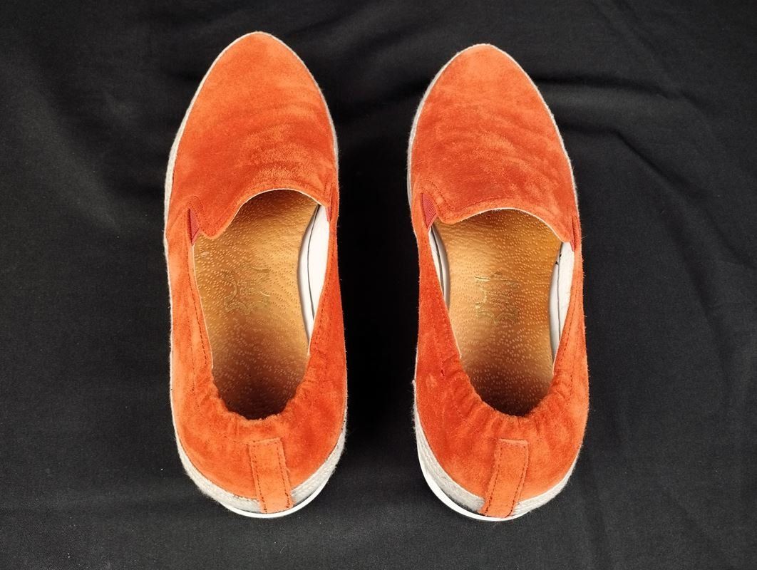 Prada Damenschuhe: PRADA Slipper Gr. 37½ – Gebraucht aus Schübelbach von Restwert_Schubelbach 4