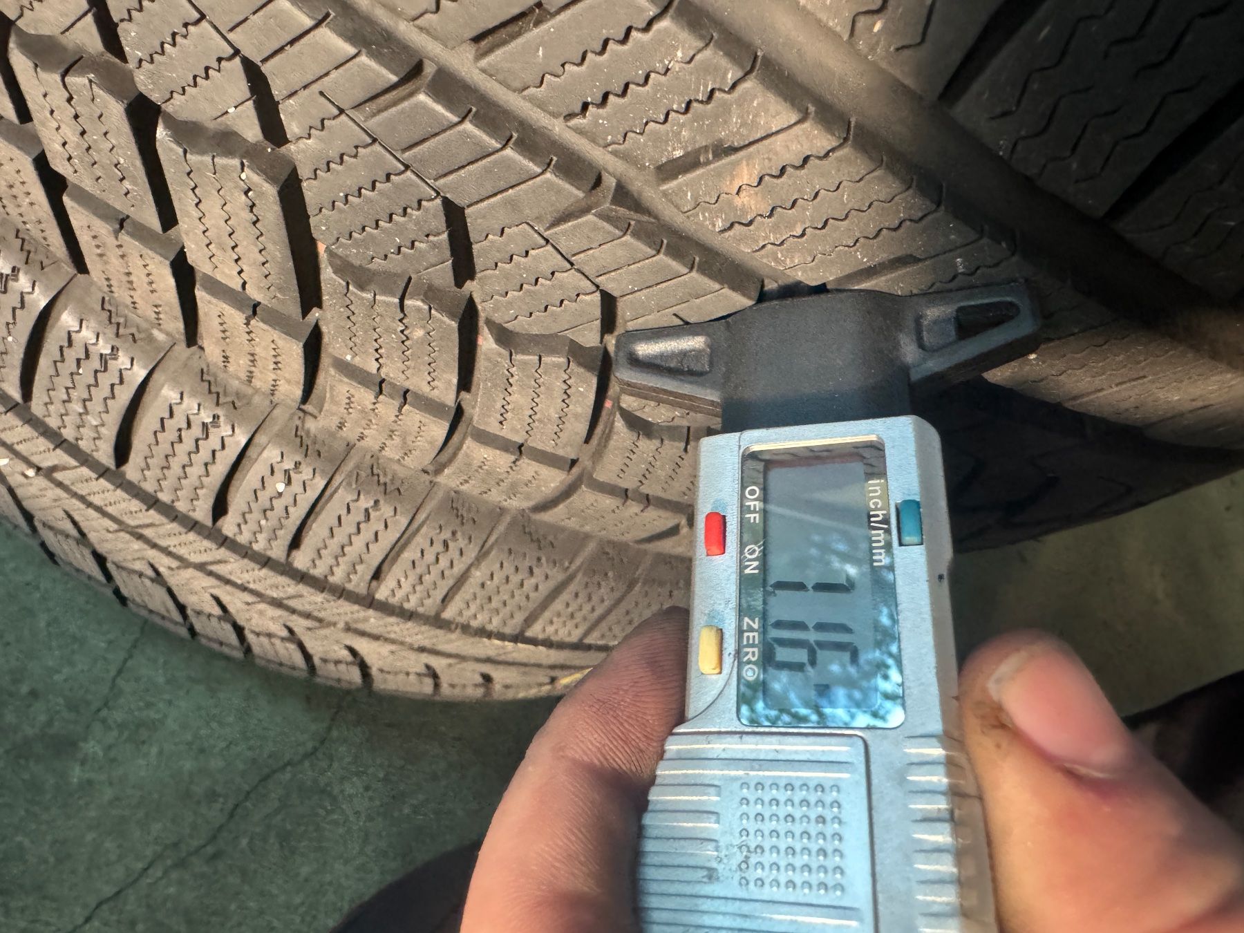 Pneus & Kompletträder: 215/55R16 – Gebraucht aus Widen von Dinero02 2