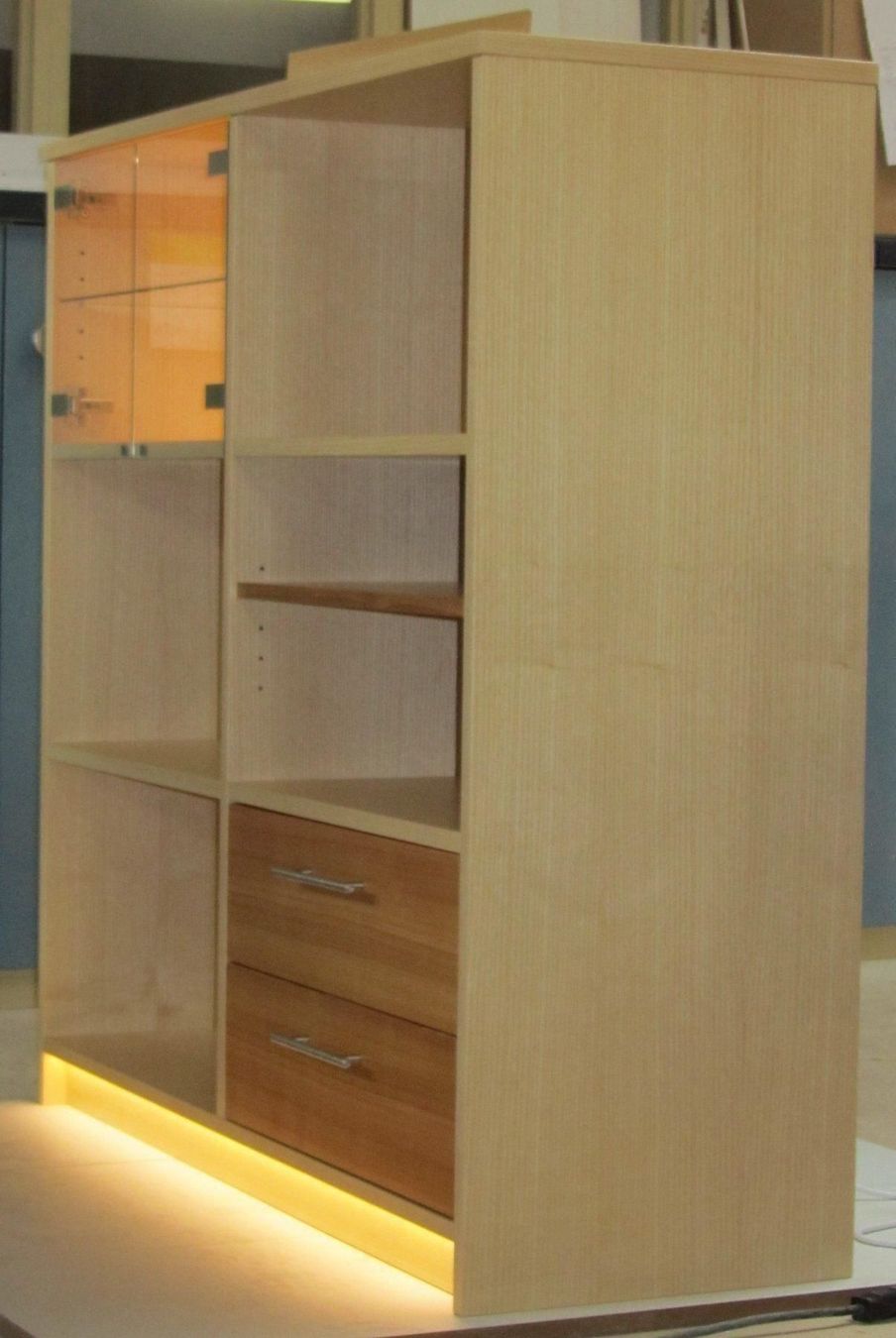 Vetrine: Highboard mit Vitrine – Nuovo (secondo la descrizione) da Veltheim AG venduto da EVENT-LLS 2