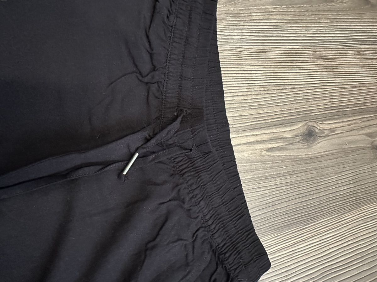 Only Pantaloni: Stoffhose schwarz Only Petite Gr. 32 – Usato da Schaanwald venduto da ael248 2