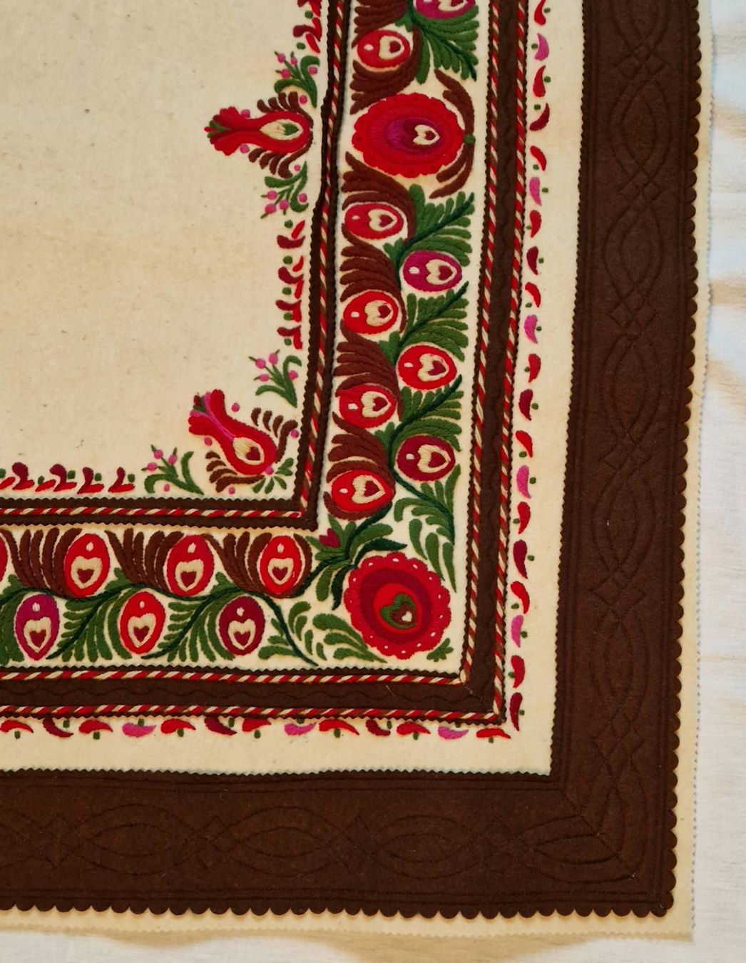 Set di tavolo e panche: Einzigartige Tischtuch 95 x 96cm – Usato da Muri b. Bern venduto da rol_xtf8 1