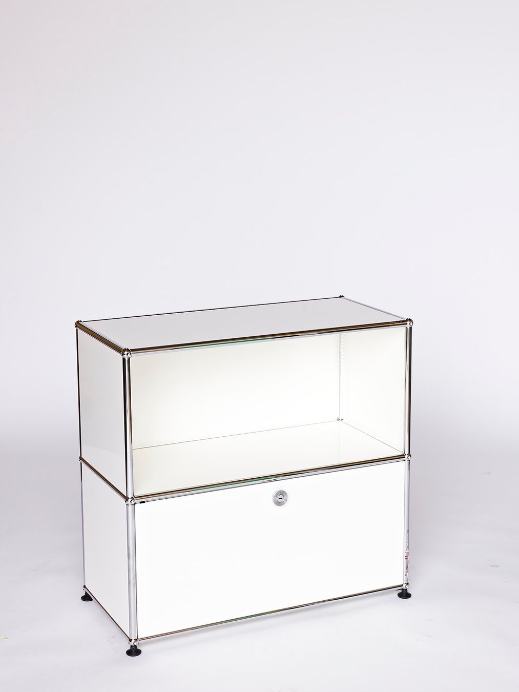 USM Scaffali: USM Haller Sideboard, weiss, NEU – Usato da Lenzburg venduto da Buerokonz 2