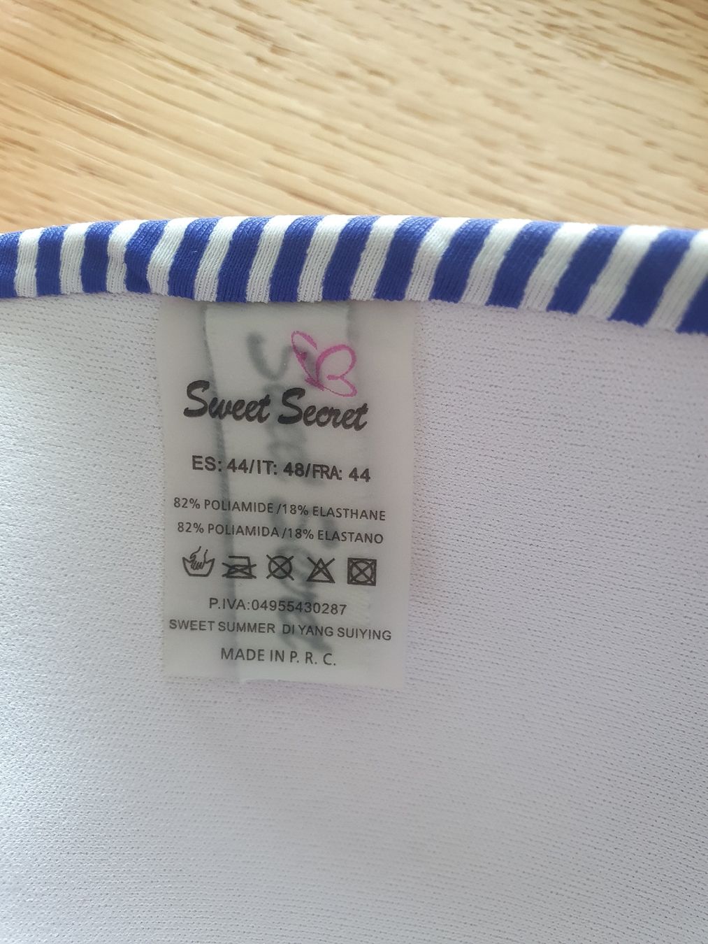 Badekleider & Bikinis: Bikini gestreift 👙☀️ – Gebraucht aus Moosseedorf von Sonnenschein.. 1