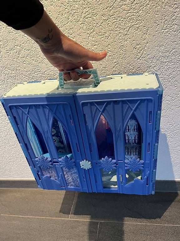 Case e mobili per bambole: Elsa Schloss – Usato da Hölstein venduto da Juvia 5