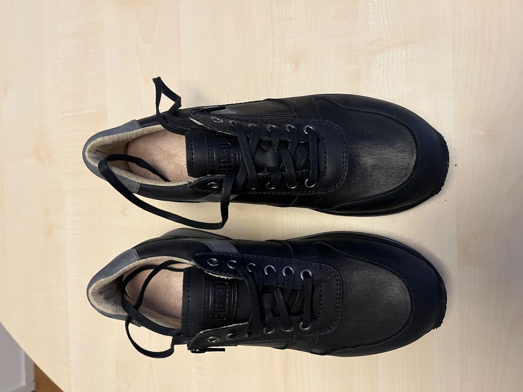 Scarpe da uomo: Herren Sneaker schwarz Grösse 43 mit Reissverschluss – Nuovo e nell'imballaggio originale da Boll venduto da pet_p87r