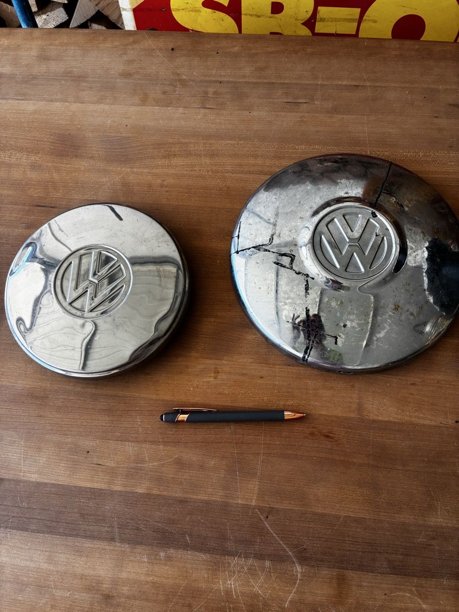 Tutti pezzi di ricambio auto: VW Käfer Raddeckel Vintage – Usato da Lengnau BE venduto da Warmbrodt