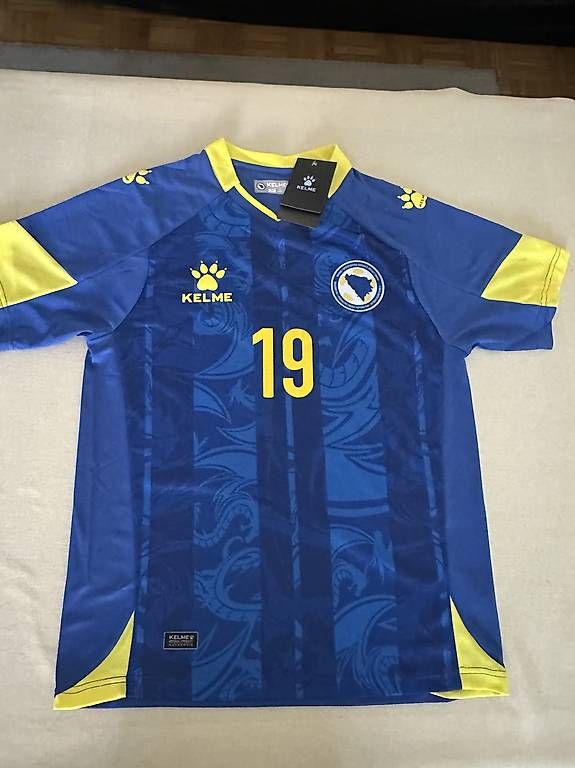 Leibchen & Hosen: Alajbegovic 19 Trikot – Gebraucht aus Birr von KingLaki