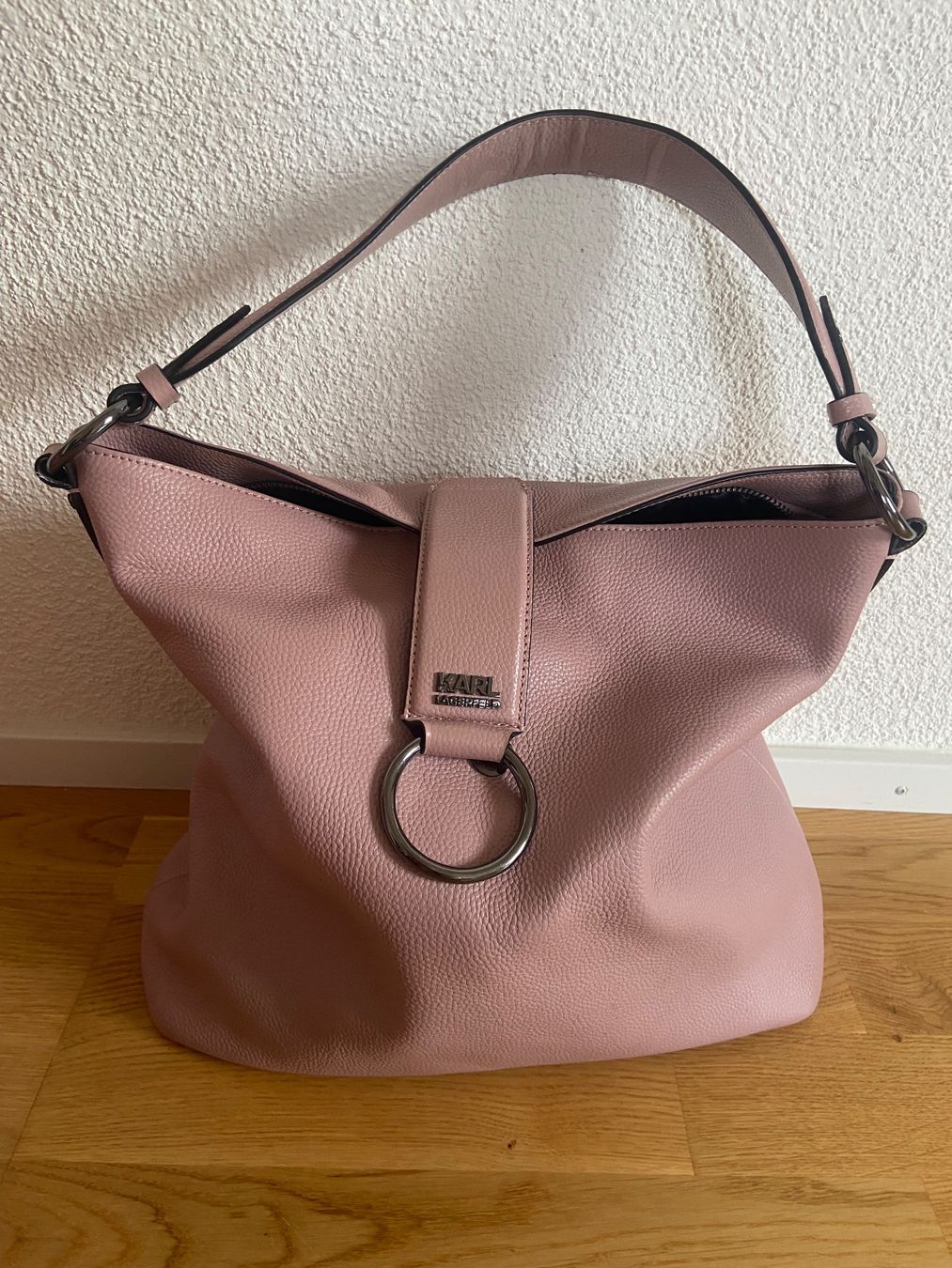 Karl Lagerfeld Taschen für Damen: Karl Lagerfeld Schultertasche – Gebraucht aus Zürich von oli_9dhs