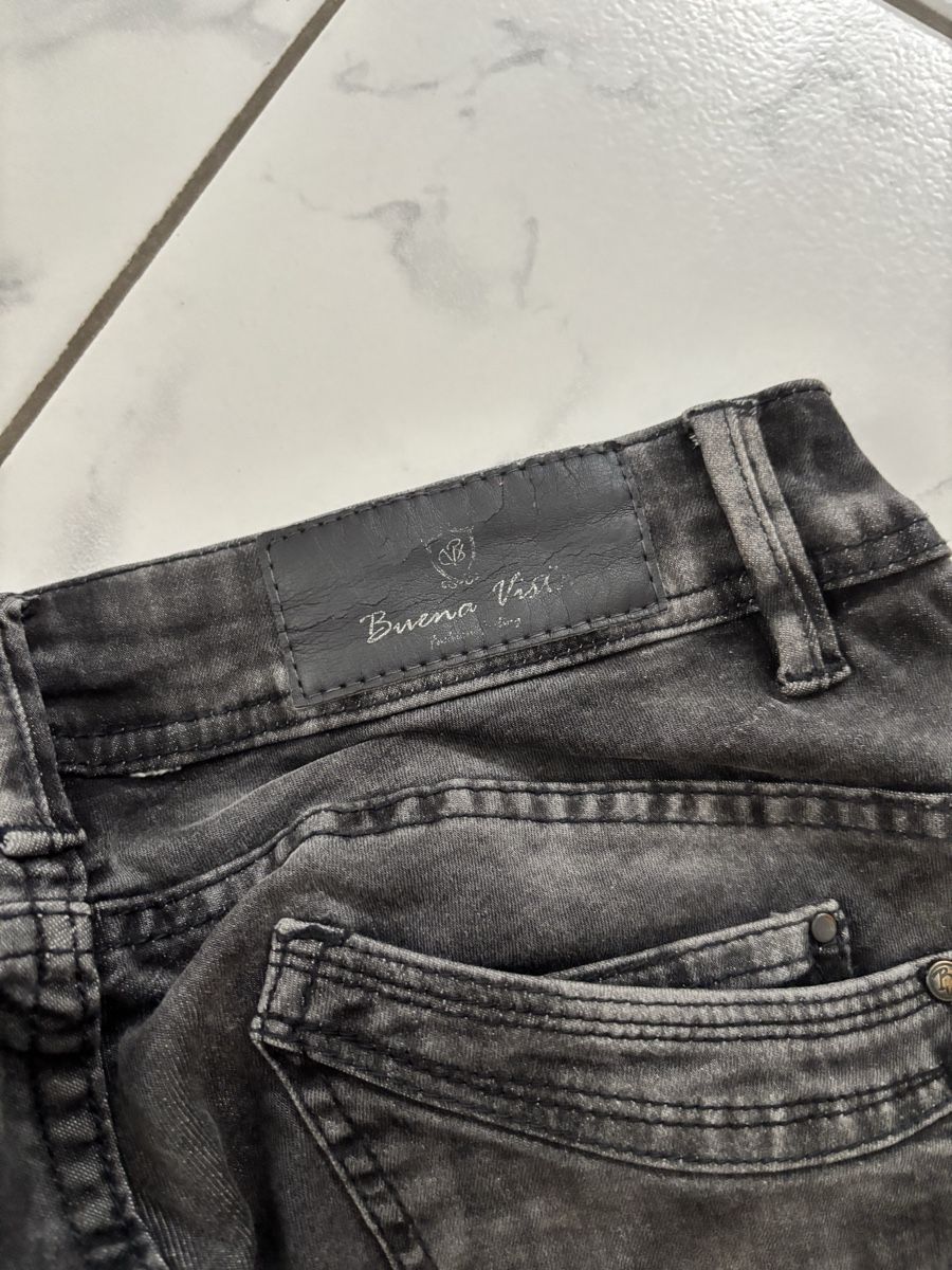 Jeans: Pantaloni  – Usato da Schwyz venduto da Francesca54 2