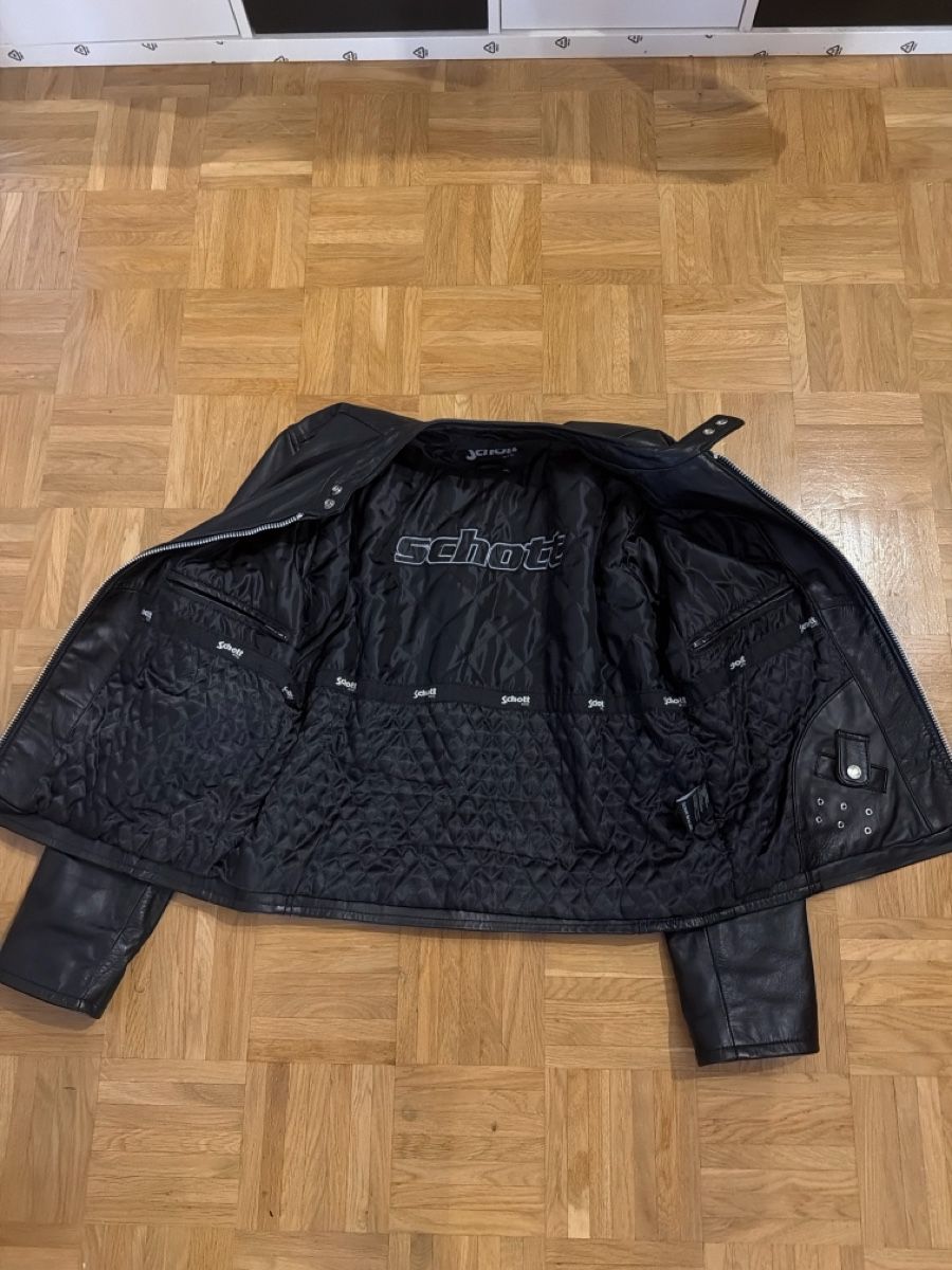 Schott Giacche: Blouson Biker Schott  – Nuovo (secondo la descrizione) da Brügg BE venduto da traindenuit 2