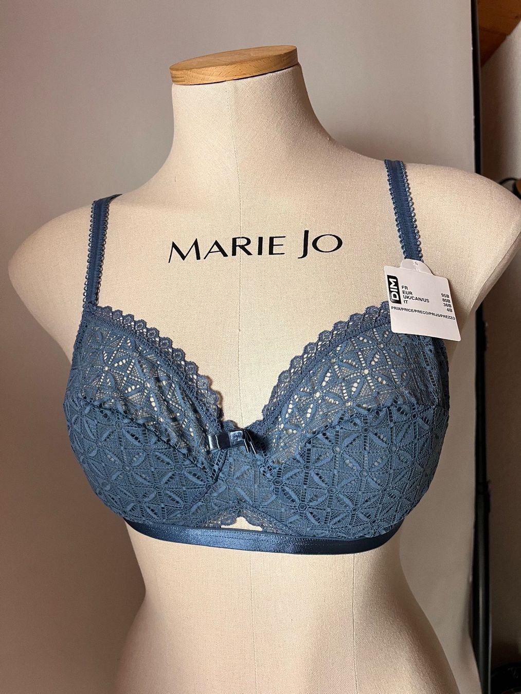 Dim Altra biancheria intima: DIM, Bügel-BH LOVABLE, Grösse 80B, Farbe Blau – Nuovo e nell'imballaggio originale da Rudolfstetten venduto da gst_g7xl