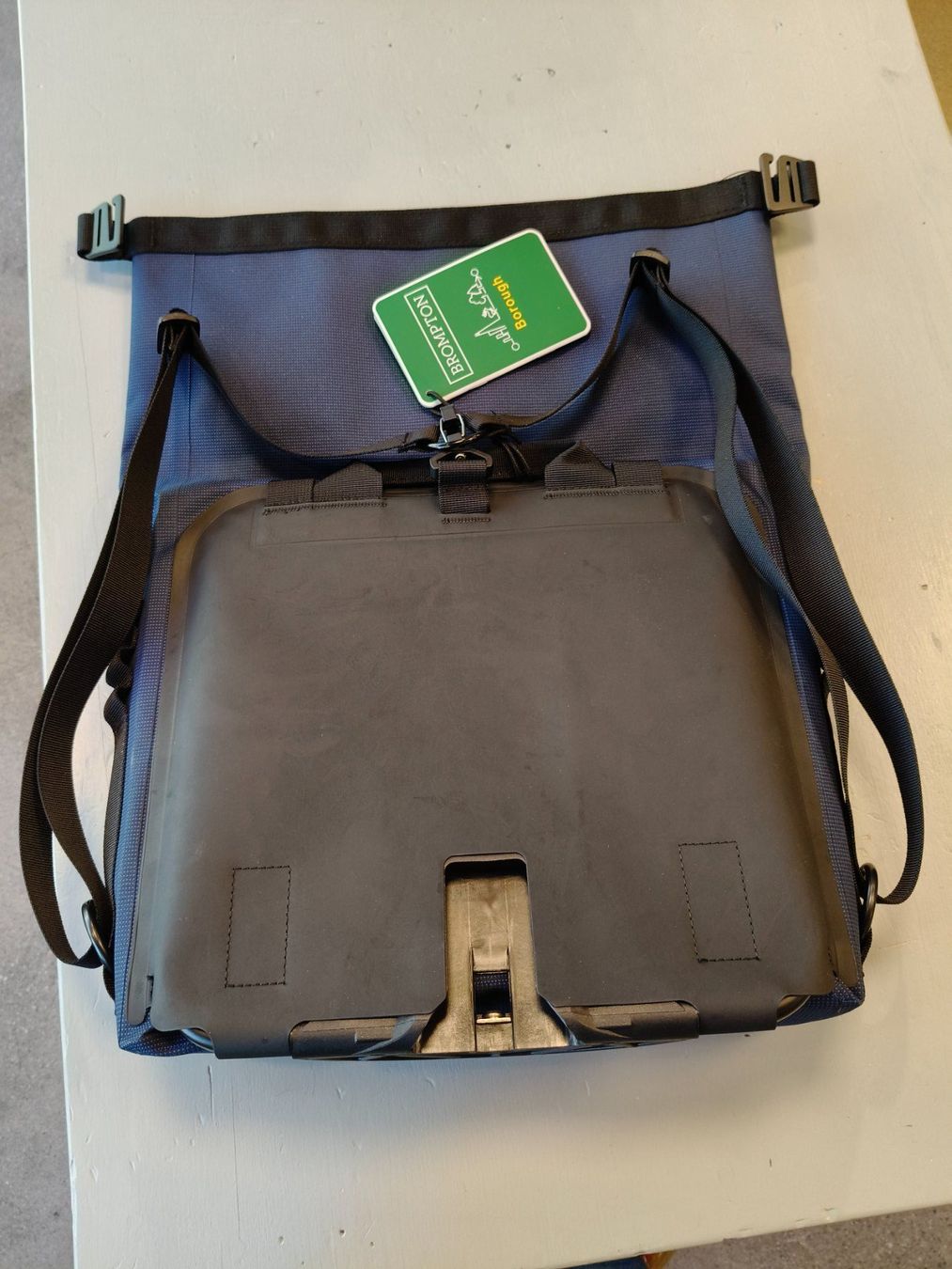 Brompton Borse: Brompton Borough Waterproof Roll Top Bag Small – Nuovo e nell'imballaggio originale da Bern venduto da ver_97f5 5