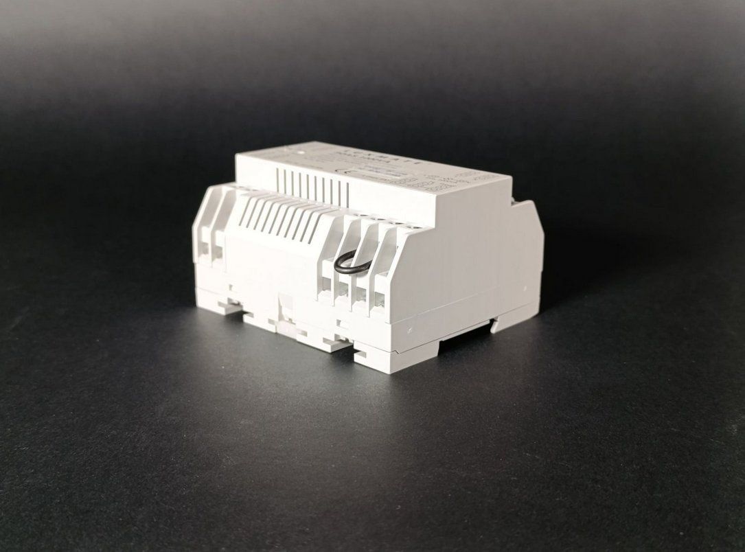 Componenti elettronici: ZUMTOBEL LUXMATE PDAS 1000VA Phasendimmer – Usato da Thielle venduto da urs_8lzn 1