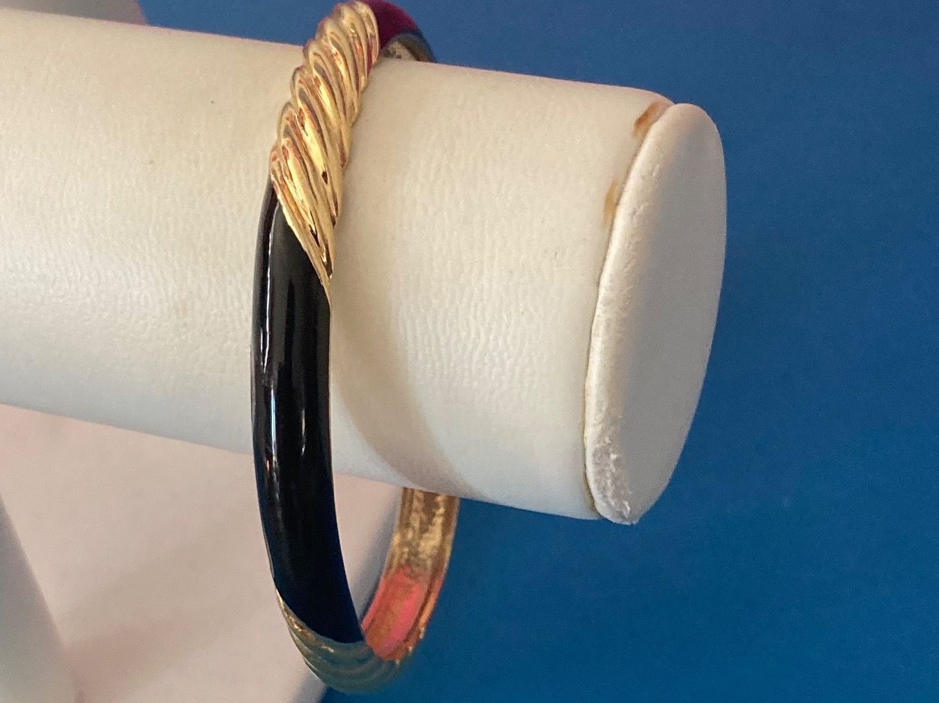 Bracciali & Braccialetti: Armband Vergoldet & Schwarz – Usato da Laufen venduto da Trendmarket 3