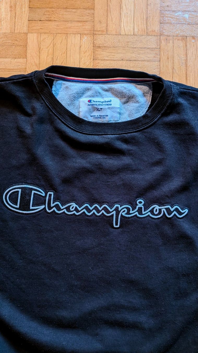 Champion Maglioni & Felpe: Champion - Pullover, Hoodie, Vintage, Schwarz – Usato da Bern venduto da Oli_4er 1