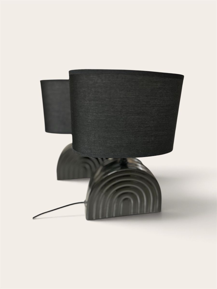 Lampade: Zwei Tischlampen schwarz Bogen Design  – Nuovo e nell'imballaggio originale da Feuerthalen venduto da mar_l2c9