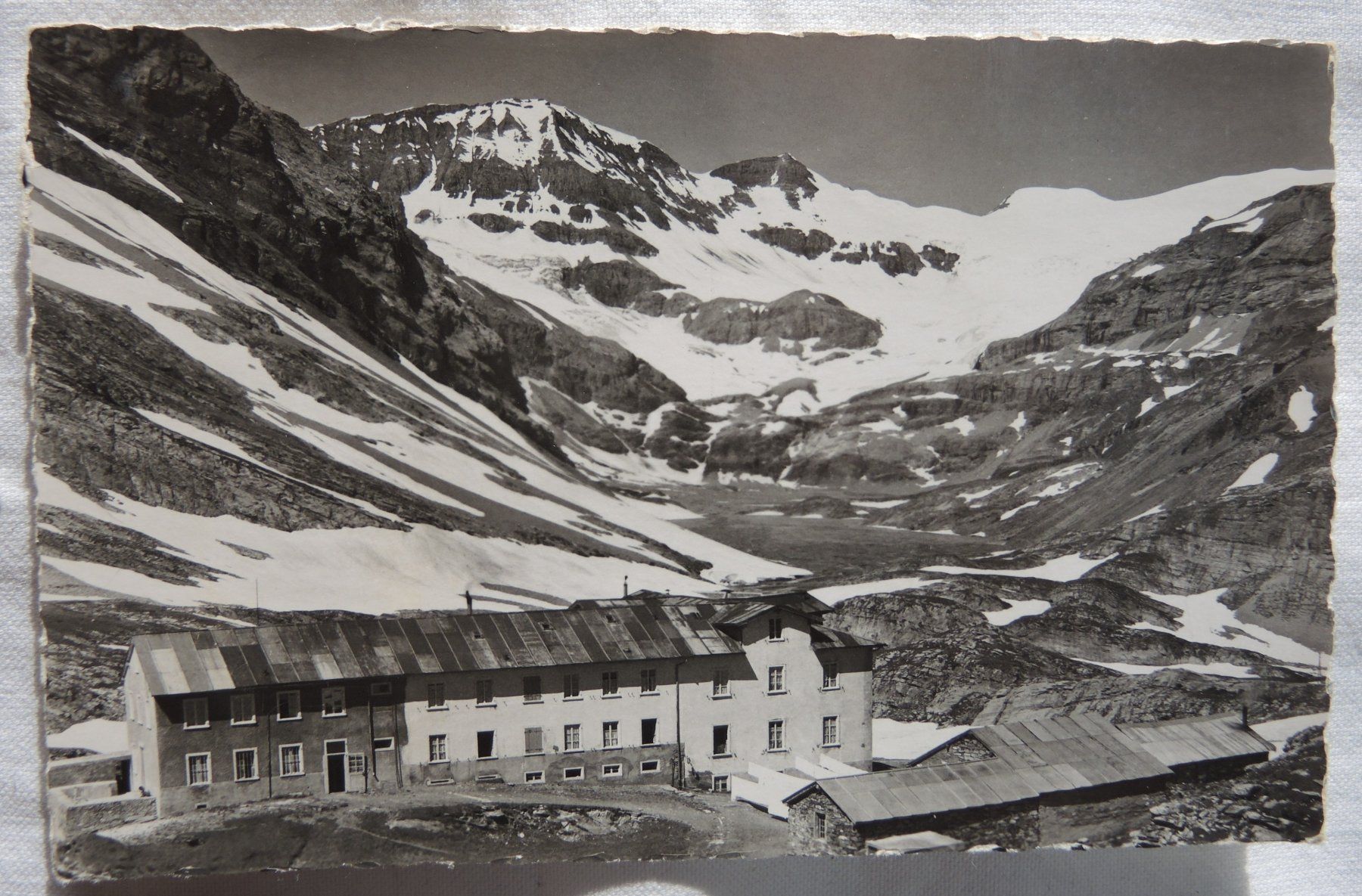 Cartoline postali: Ansichtskarte Hotel Wildstrubel Gemmipass – Usato da Niederried b. Kallnach venduto da hanatim