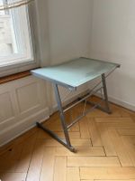 Schreibtisch