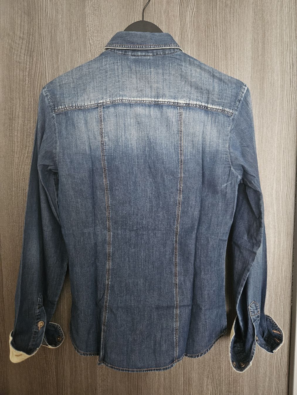 Dolce & Gabbana Camicette: chemise en jeans – Usato da Chêne-Bourg venduto da gab_7cg8 1